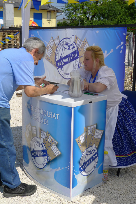 p1100417_web